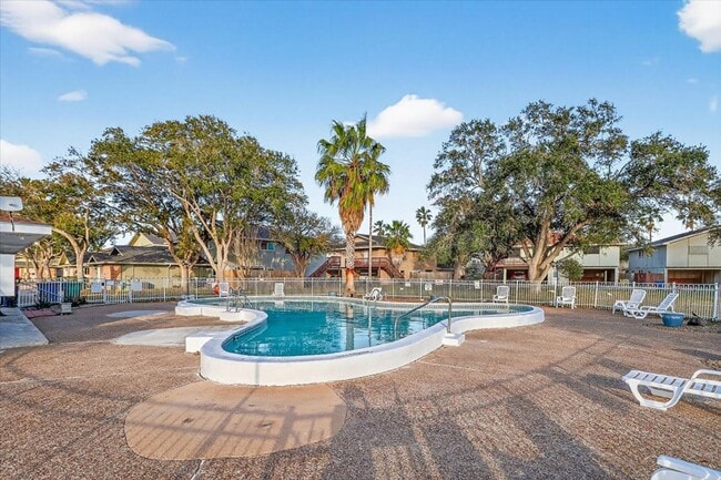 Building Photo - 6118 Hidden Cove