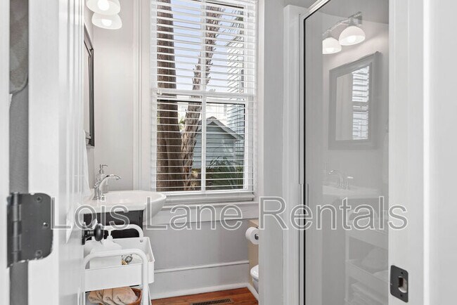 Building Photo - 35 Montagu St