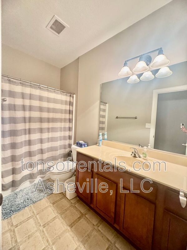 Building Photo - 93 Foxden Dr
