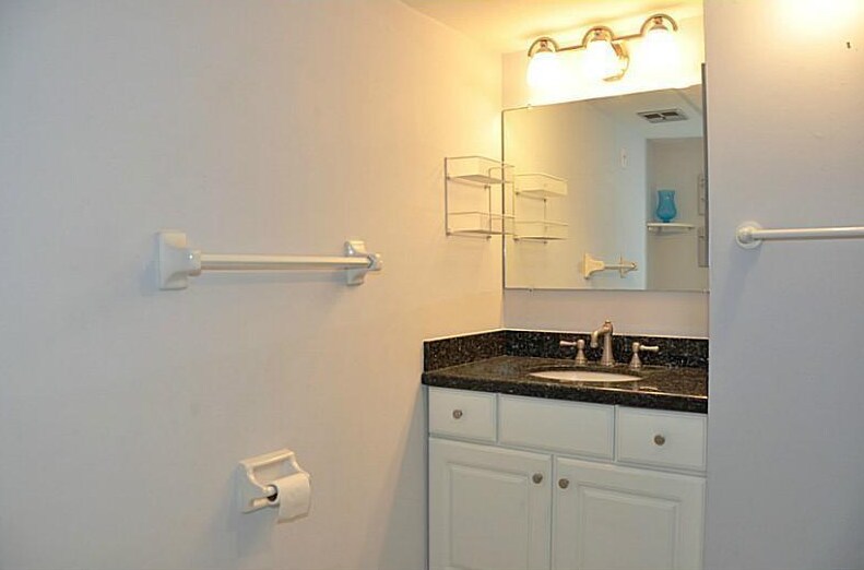 Building Photo - 3129 Oakland Shores Dr