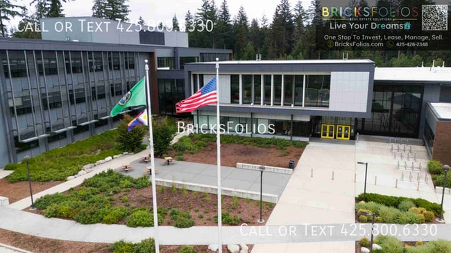 Building Photo - Luxury Corner-Lot Home in Redmond Ridge Ea...