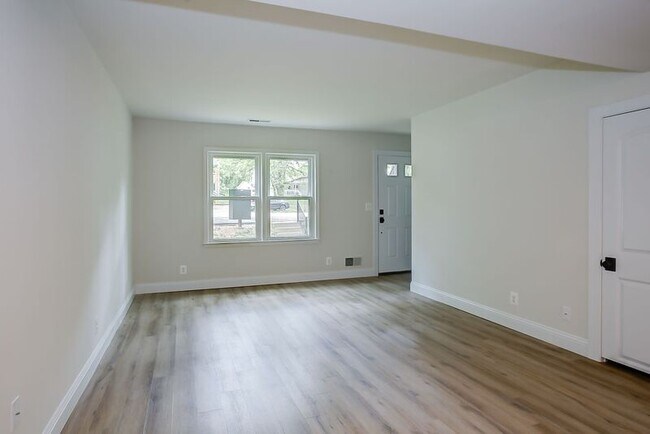 Building Photo - 249 Stribling Ave