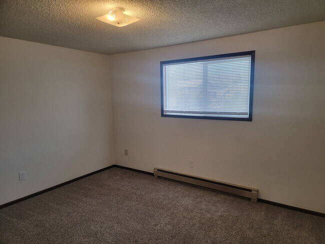 Building Photo - 10512 E Augusta Ave