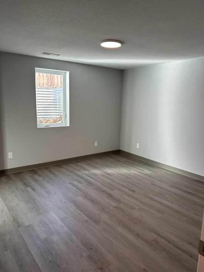 Main Bedroom - 3418 N Cascade Ave