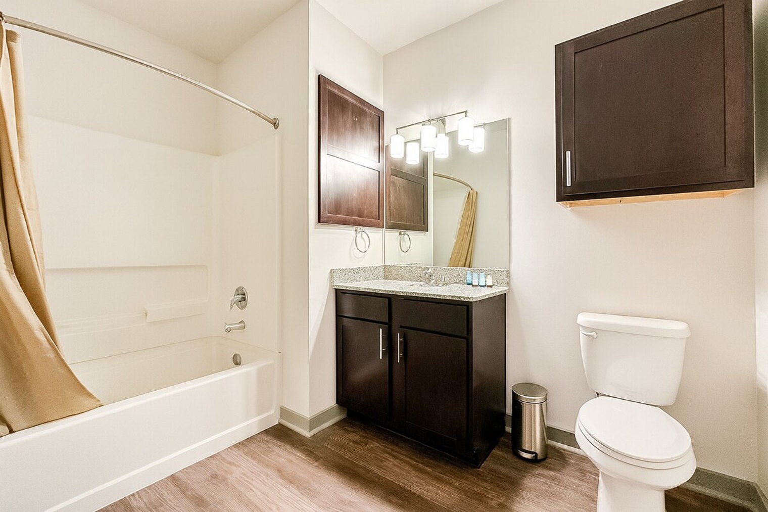 Building Photo - 111 E 4th St