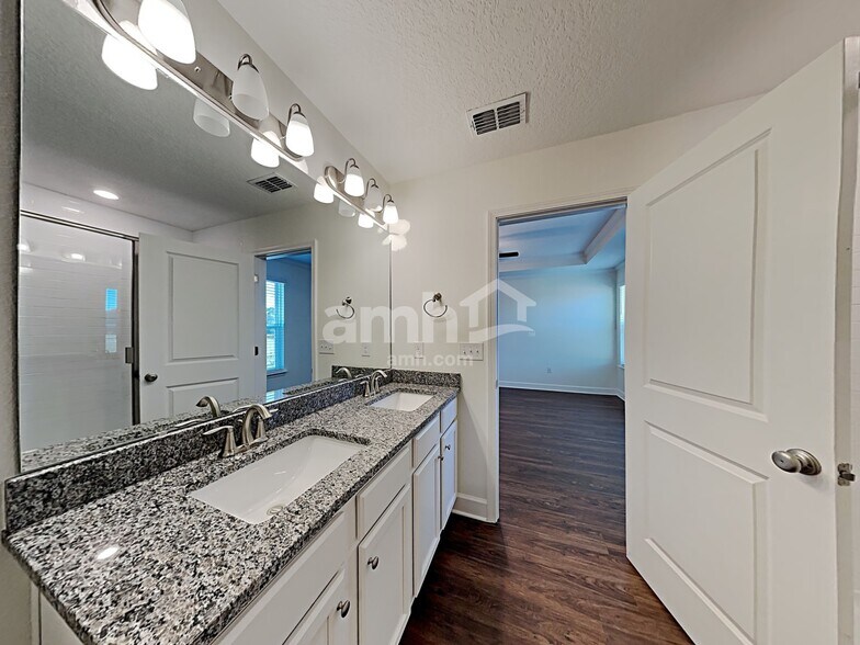 Building Photo - 1285 Tan Tara Trl