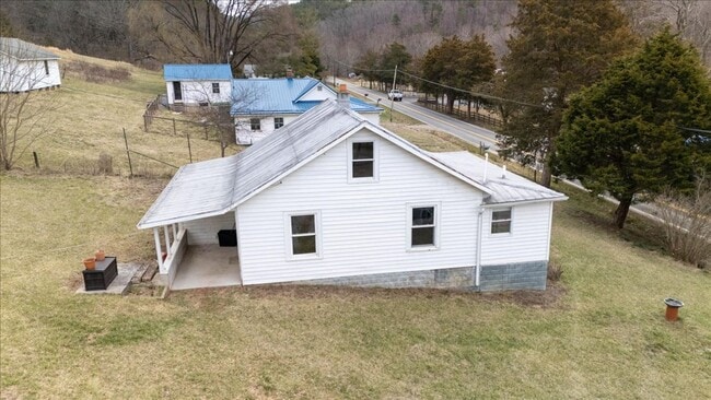 Building Photo - Cozy Living in a Convenient Christiansburg Location