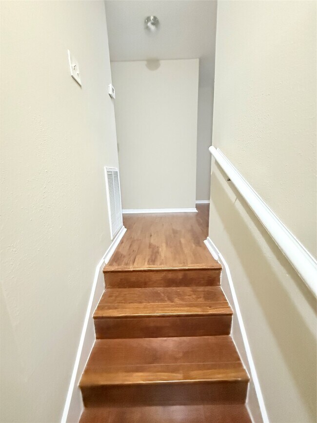 Building Photo - 12875 High Star Dr