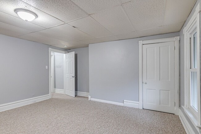 Building Photo - Remodeled 2 Bedroom, 1 Bathroom in Mt. Oliver- Newly Renovated!