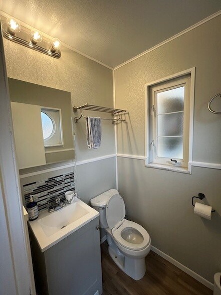 Building Photo - 9 Unger Ln