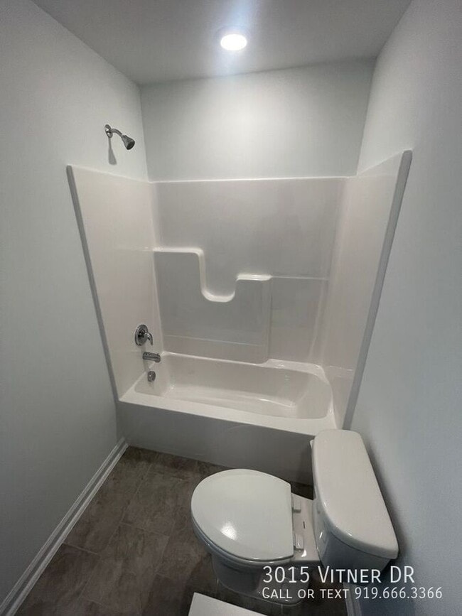 Building Photo - 3015 Vitner Dr
