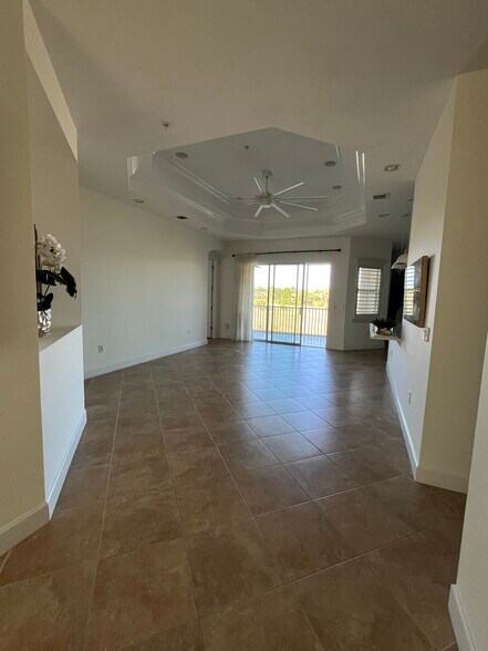 Living Rm - 7877 Clemson St