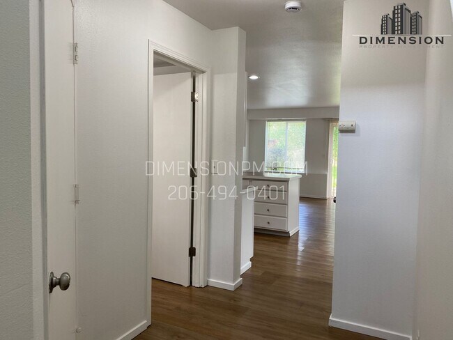 Building Photo - 13617 114th Ave E