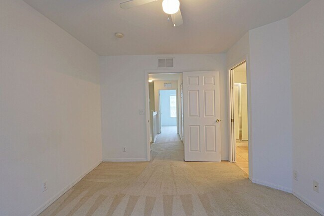 Building Photo - Cypress Landing  10066