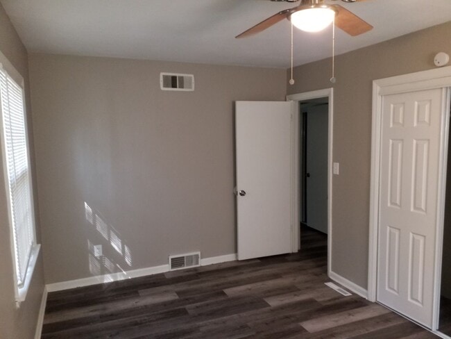 Building Photo - Coming Soon! South KC SF