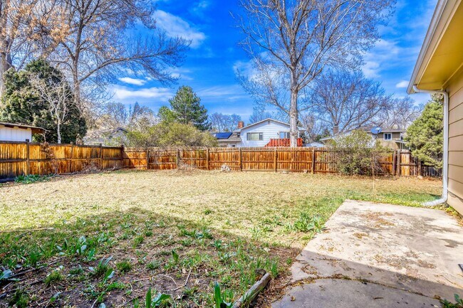 Building Photo - Spacious Cul-de-Sac Home Near CSU