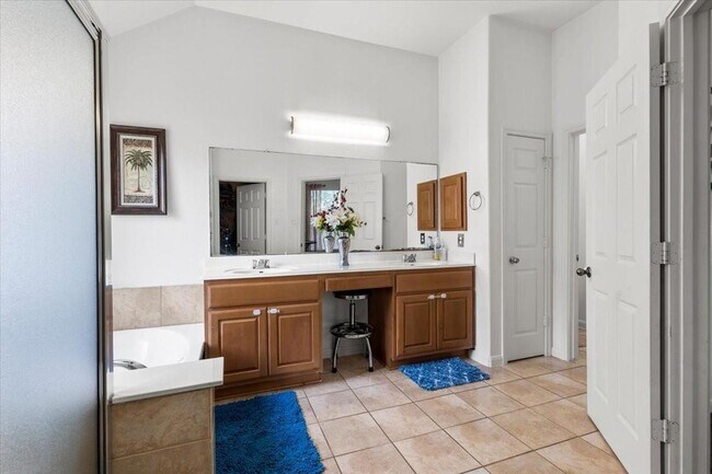 Building Photo - 3512 Shellcastle Ln