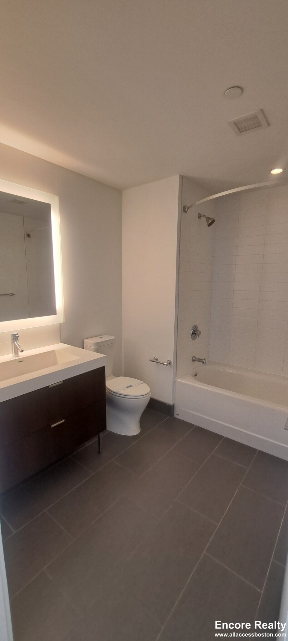 Building Photo - 120 Kingston St