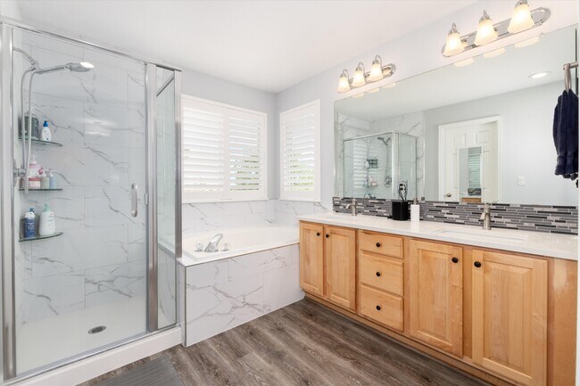 Building Photo - 10786 Southhaven Cir