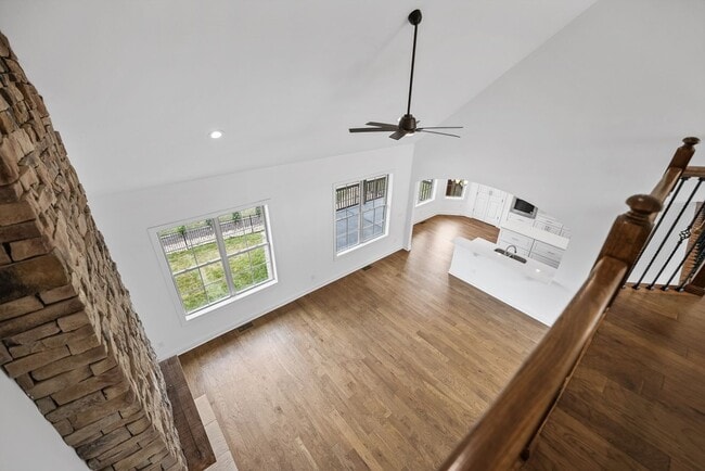 Building Photo - Newer Custom Brick Home in Lebanon