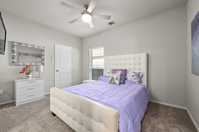 Building Photo - 373 Lacey Oak Lp