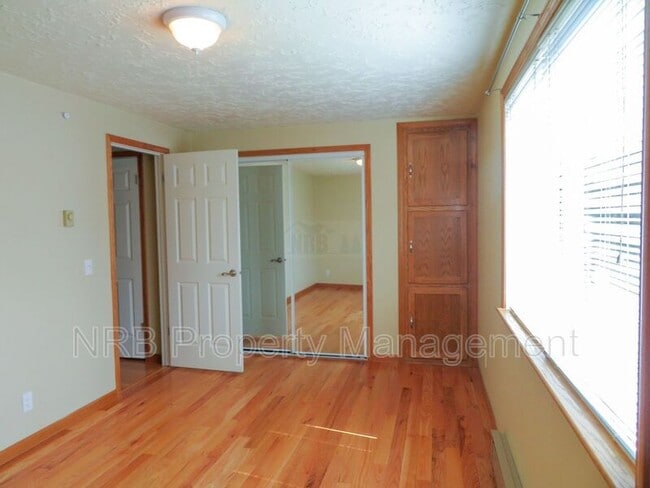 Building Photo - 3928 Hillview Ct NW