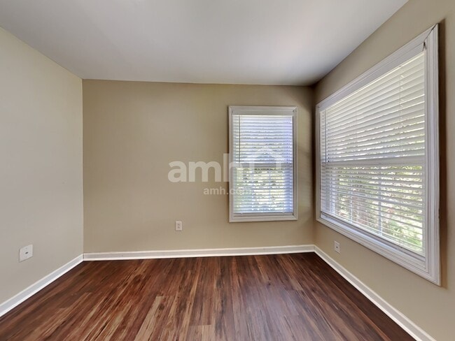 Building Photo - 1520 Arden Court