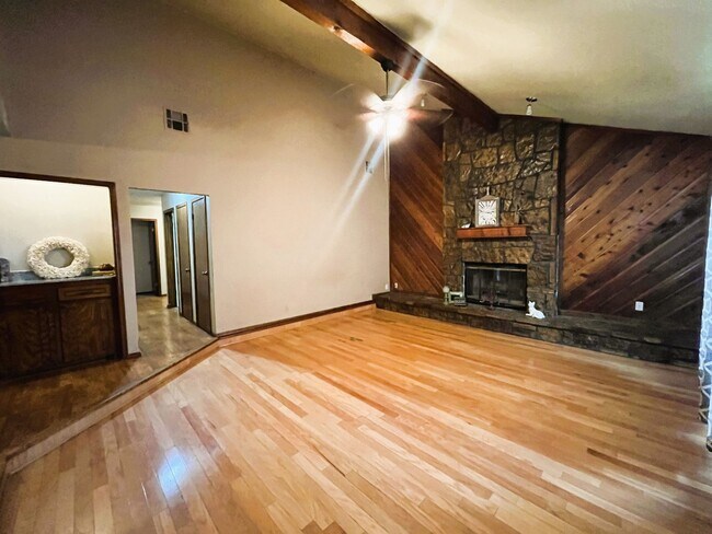 Building Photo - 5408 Embers Dr