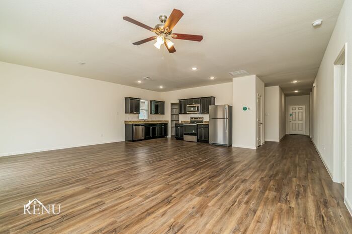 Building Photo - 580 Crestridge Dr