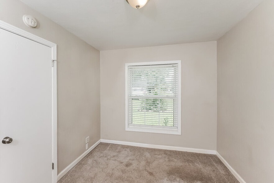 Building Photo - 4724 Granada Dr