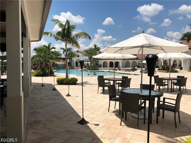 Building Photo - 11600 Golden Oak Terrace