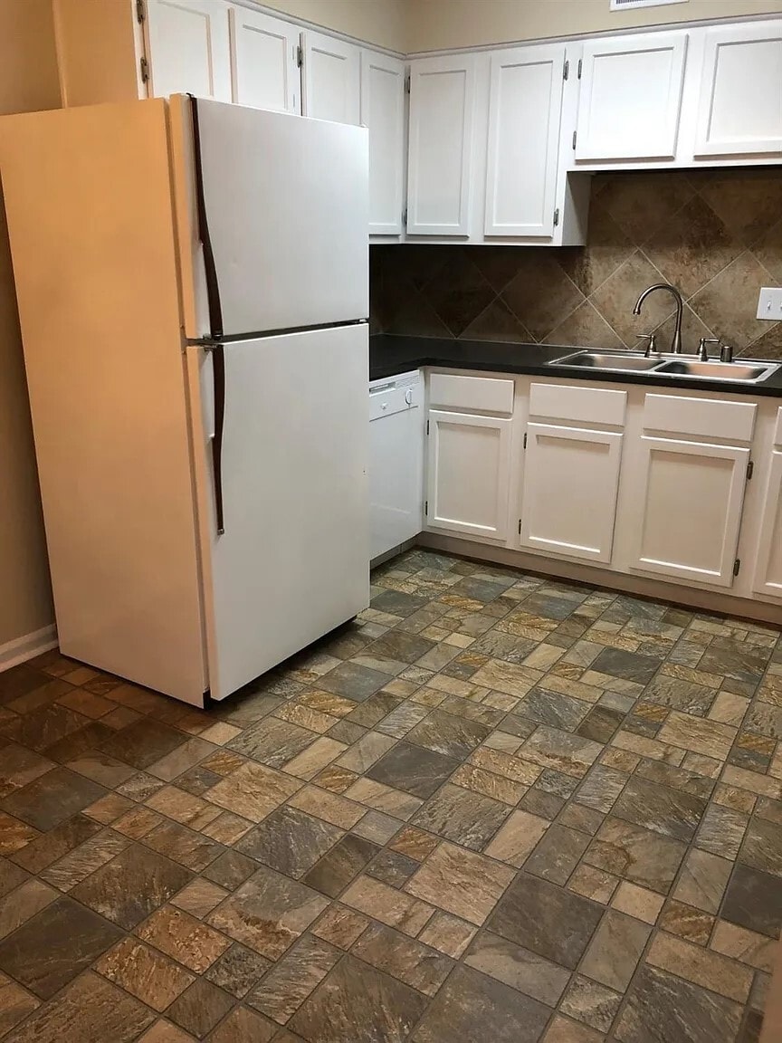 refrigerator - 1310 Louisville Rd