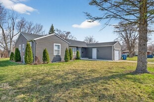 Building Photo - 225 Meadow Ln