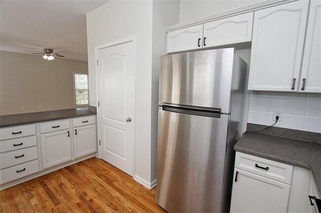 Building Photo - 2210 Orchard Park Cir NW