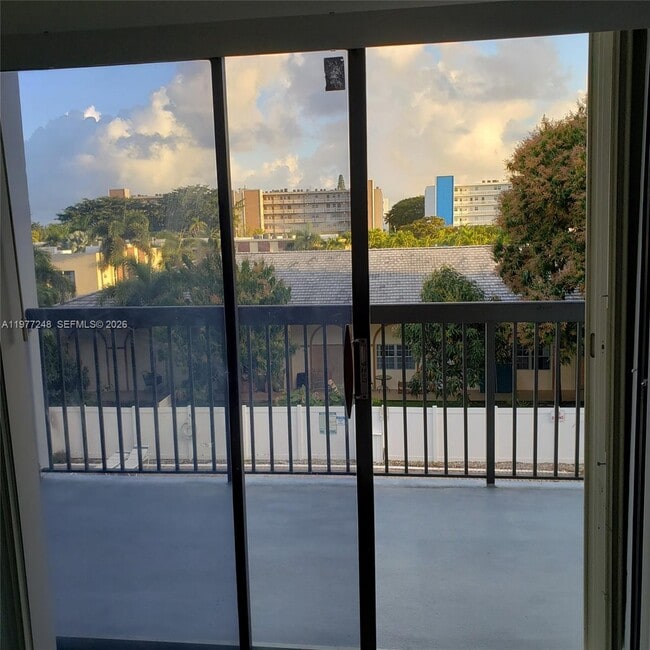 Building Photo - 1301 NE 7th St