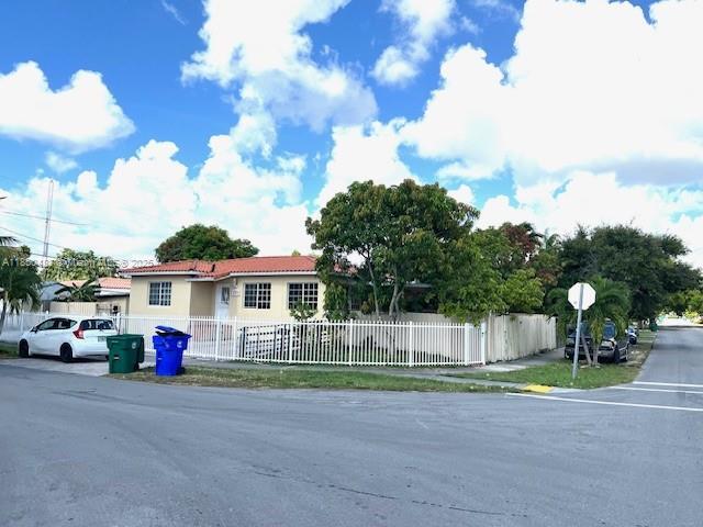 Building Photo - 500 SW 51st Ave