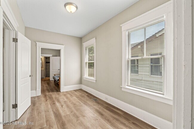 Building Photo - 2781 College St