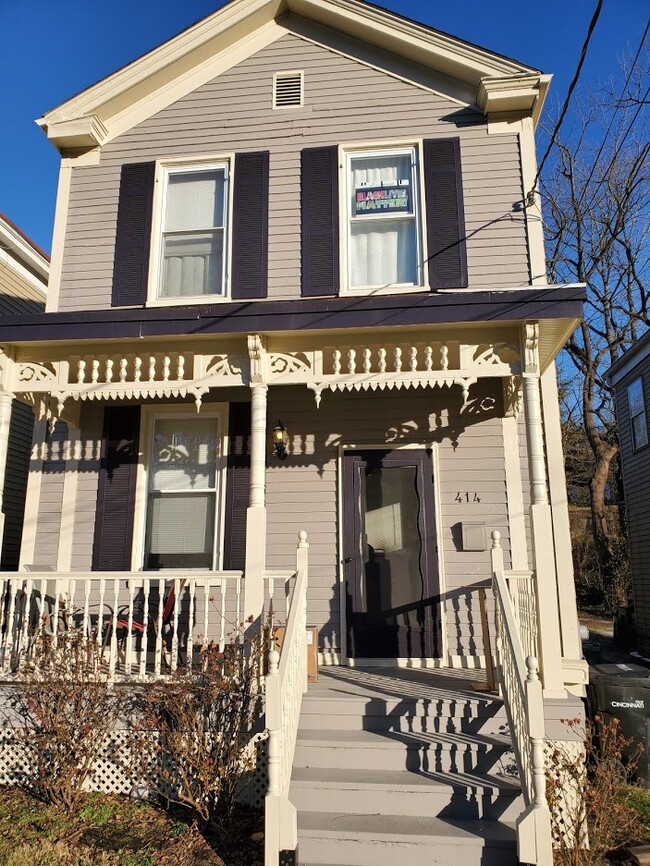 Building Photo - 414 Hoge St