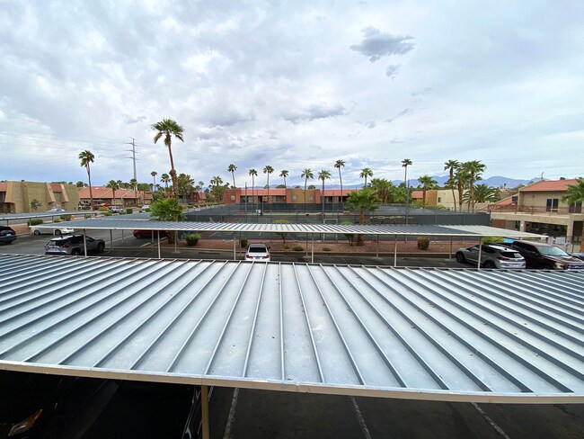 Building Photo - 1 Bedroom condo in guard gated community w...