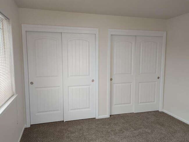 Building Photo - 2250 SW 21st St