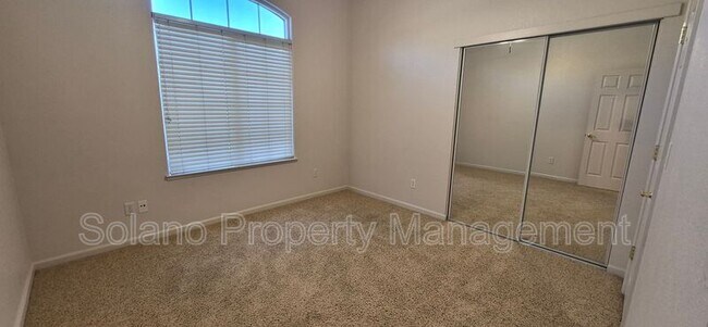 Building Photo - 1085 Crystal Springs Dr