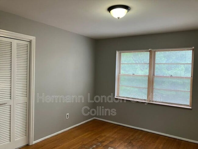 Building Photo - 3900 Roland Blvd