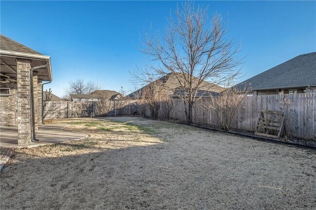 Building Photo - 1704 NW 164th Terrace
