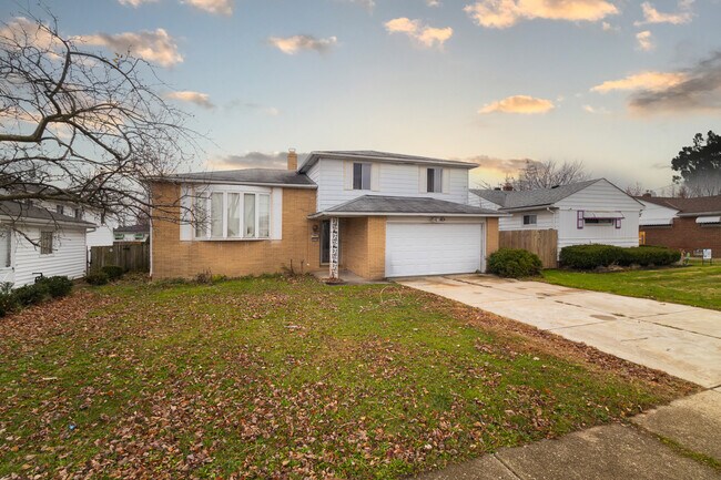 Building Photo - 18716 Restor Ave