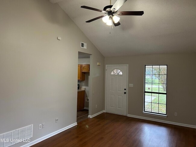 Building Photo - 6589 Pleasant Acres Dr