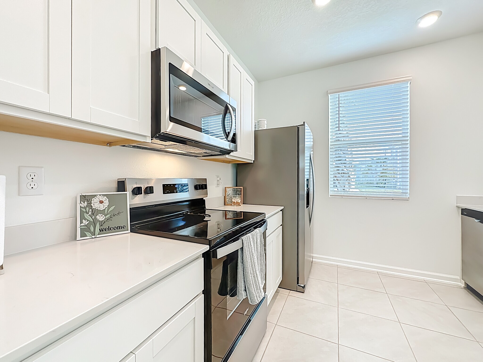 Building Photo - 53 Palmones St