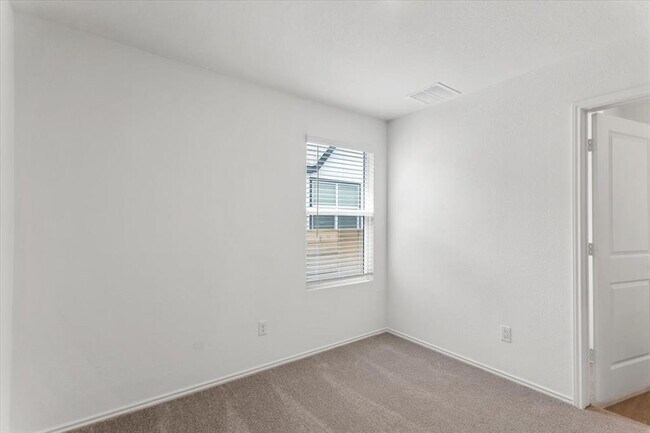 Building Photo - 316 Keefer