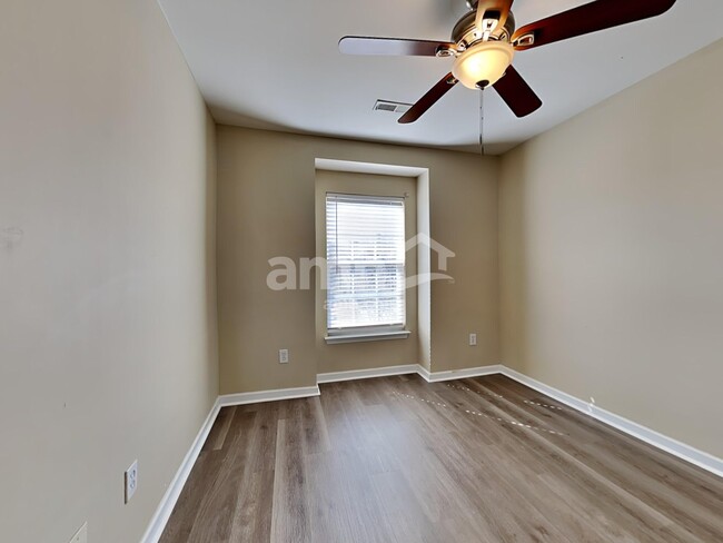 Building Photo - 4954 Bishop Green Ln