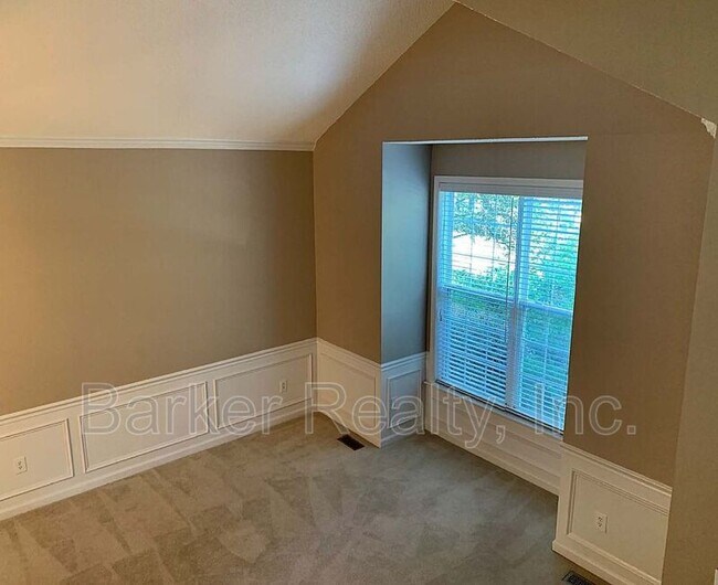 Building Photo - 2312 Colony Woods Dr