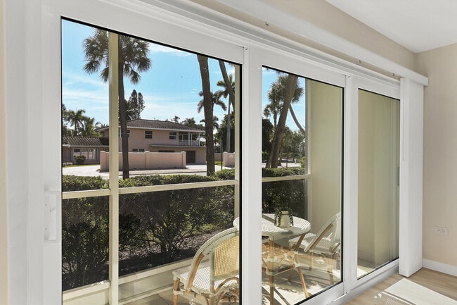 Building Photo - 500 S Washington Dr